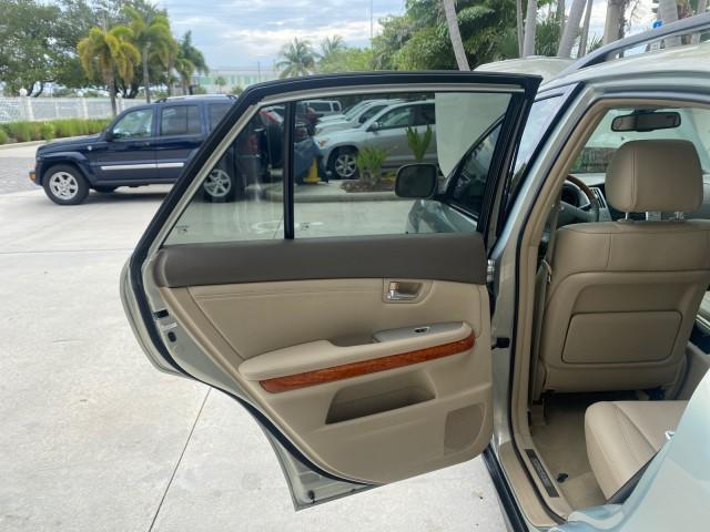 2008 Millennium Silver Metallic /Light Gray Lexus RX 350 LOW MILES SUNROOF NON SMOKERS (2T2GK31U68C) with an 3.5L DOHC SFI 24-Valve V6 Engine engine, Automatic transmission, located at 4701 North Dixie Hwy, Pompano Beach, FL, 33064, (954) 422-2889, 26.240938, -80.123474 - OUR WEBPAGE FLORIDACARS1.COM HAS OVER 100 PHOTOS AND FREE CARFAX LINK 2008 LEXUS RX 350 VIN: 2T2GK31U68C043234 2 T 2 G K 3 1 U 6 8 C 0 4 3 2 3 4 4 DOOR WAGON/SPORT UTILITY 3.5L V6 F DOHC 24V GASOLINE FRONT WHEEL DRIVE Features ABS Brakes Air Conditioning Alloy Wheels AM/FM Stereo Automatic Transmiss - Photo#13