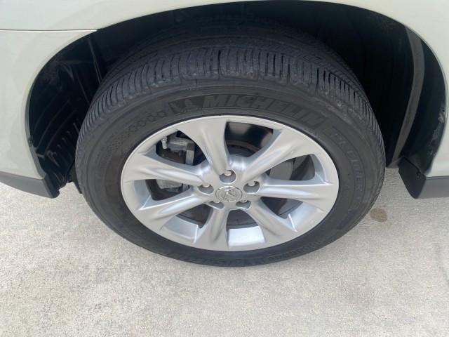 2008 Millennium Silver Metallic /Light Gray Lexus RX 350 LOW MILES SUNROOF NON SMOKERS (2T2GK31U68C) with an 3.5L DOHC SFI 24-Valve V6 Engine engine, Automatic transmission, located at 4701 North Dixie Hwy, Pompano Beach, FL, 33064, (954) 422-2889, 26.240938, -80.123474 - OUR WEBPAGE FLORIDACARS1.COM HAS OVER 100 PHOTOS AND FREE CARFAX LINK 2008 LEXUS RX 350 VIN: 2T2GK31U68C043234 2 T 2 G K 3 1 U 6 8 C 0 4 3 2 3 4 4 DOOR WAGON/SPORT UTILITY 3.5L V6 F DOHC 24V GASOLINE FRONT WHEEL DRIVE Features ABS Brakes Air Conditioning Alloy Wheels AM/FM Stereo Automatic Transmiss - Photo#19