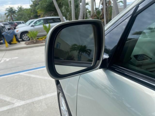 2008 Millennium Silver Metallic /Light Gray Lexus RX 350 LOW MILES SUNROOF NON SMOKERS (2T2GK31U68C) with an 3.5L DOHC SFI 24-Valve V6 Engine engine, Automatic transmission, located at 4701 North Dixie Hwy, Pompano Beach, FL, 33064, (954) 422-2889, 26.240938, -80.123474 - OUR WEBPAGE FLORIDACARS1.COM HAS OVER 100 PHOTOS AND FREE CARFAX LINK 2008 LEXUS RX 350 VIN: 2T2GK31U68C043234 2 T 2 G K 3 1 U 6 8 C 0 4 3 2 3 4 4 DOOR WAGON/SPORT UTILITY 3.5L V6 F DOHC 24V GASOLINE FRONT WHEEL DRIVE Features ABS Brakes Air Conditioning Alloy Wheels AM/FM Stereo Automatic Transmiss - Photo#28