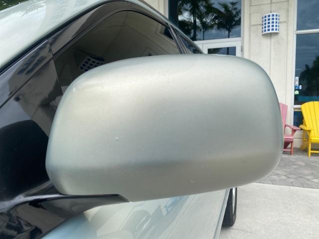 2008 Millennium Silver Metallic /Light Gray Lexus RX 350 LOW MILES SUNROOF NON SMOKERS (2T2GK31U68C) with an 3.5L DOHC SFI 24-Valve V6 Engine engine, Automatic transmission, located at 4701 North Dixie Hwy, Pompano Beach, FL, 33064, (954) 422-2889, 26.240938, -80.123474 - OUR WEBPAGE FLORIDACARS1.COM HAS OVER 100 PHOTOS AND FREE CARFAX LINK 2008 LEXUS RX 350 VIN: 2T2GK31U68C043234 2 T 2 G K 3 1 U 6 8 C 0 4 3 2 3 4 4 DOOR WAGON/SPORT UTILITY 3.5L V6 F DOHC 24V GASOLINE FRONT WHEEL DRIVE Features ABS Brakes Air Conditioning Alloy Wheels AM/FM Stereo Automatic Transmiss - Photo#29
