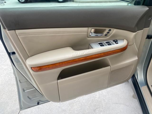 2008 Millennium Silver Metallic /Light Gray Lexus RX 350 LOW MILES SUNROOF NON SMOKERS (2T2GK31U68C) with an 3.5L DOHC SFI 24-Valve V6 Engine engine, Automatic transmission, located at 4701 North Dixie Hwy, Pompano Beach, FL, 33064, (954) 422-2889, 26.240938, -80.123474 - OUR WEBPAGE FLORIDACARS1.COM HAS OVER 100 PHOTOS AND FREE CARFAX LINK 2008 LEXUS RX 350 VIN: 2T2GK31U68C043234 2 T 2 G K 3 1 U 6 8 C 0 4 3 2 3 4 4 DOOR WAGON/SPORT UTILITY 3.5L V6 F DOHC 24V GASOLINE FRONT WHEEL DRIVE Features ABS Brakes Air Conditioning Alloy Wheels AM/FM Stereo Automatic Transmiss - Photo#30