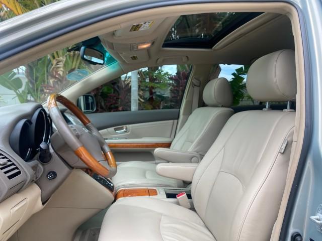 2008 Millennium Silver Metallic /Light Gray Lexus RX 350 LOW MILES SUNROOF NON SMOKERS (2T2GK31U68C) with an 3.5L DOHC SFI 24-Valve V6 Engine engine, Automatic transmission, located at 4701 North Dixie Hwy, Pompano Beach, FL, 33064, (954) 422-2889, 26.240938, -80.123474 - OUR WEBPAGE FLORIDACARS1.COM HAS OVER 100 PHOTOS AND FREE CARFAX LINK 2008 LEXUS RX 350 VIN: 2T2GK31U68C043234 2 T 2 G K 3 1 U 6 8 C 0 4 3 2 3 4 4 DOOR WAGON/SPORT UTILITY 3.5L V6 F DOHC 24V GASOLINE FRONT WHEEL DRIVE Features ABS Brakes Air Conditioning Alloy Wheels AM/FM Stereo Automatic Transmiss - Photo#33