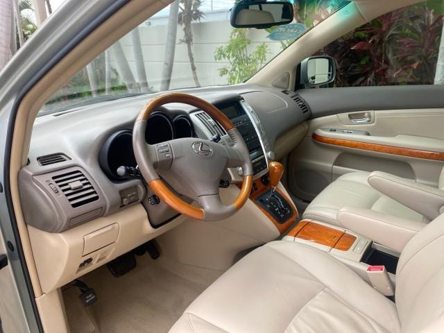 2008 Millennium Silver Metallic /Light Gray Lexus RX 350 LOW MILES SUNROOF NON SMOKERS (2T2GK31U68C) with an 3.5L DOHC SFI 24-Valve V6 Engine engine, Automatic transmission, located at 4701 North Dixie Hwy, Pompano Beach, FL, 33064, (954) 422-2889, 26.240938, -80.123474 - OUR WEBPAGE FLORIDACARS1.COM HAS OVER 100 PHOTOS AND FREE CARFAX LINK 2008 LEXUS RX 350 VIN: 2T2GK31U68C043234 2 T 2 G K 3 1 U 6 8 C 0 4 3 2 3 4 4 DOOR WAGON/SPORT UTILITY 3.5L V6 F DOHC 24V GASOLINE FRONT WHEEL DRIVE Features ABS Brakes Air Conditioning Alloy Wheels AM/FM Stereo Automatic Transmiss - Photo#36