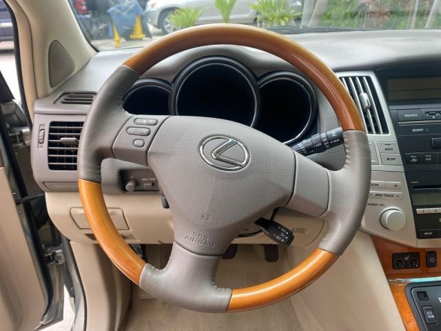 2008 Millennium Silver Metallic /Light Gray Lexus RX 350 LOW MILES SUNROOF NON SMOKERS (2T2GK31U68C) with an 3.5L DOHC SFI 24-Valve V6 Engine engine, Automatic transmission, located at 4701 North Dixie Hwy, Pompano Beach, FL, 33064, (954) 422-2889, 26.240938, -80.123474 - OUR WEBPAGE FLORIDACARS1.COM HAS OVER 100 PHOTOS AND FREE CARFAX LINK 2008 LEXUS RX 350 VIN: 2T2GK31U68C043234 2 T 2 G K 3 1 U 6 8 C 0 4 3 2 3 4 4 DOOR WAGON/SPORT UTILITY 3.5L V6 F DOHC 24V GASOLINE FRONT WHEEL DRIVE Features ABS Brakes Air Conditioning Alloy Wheels AM/FM Stereo Automatic Transmiss - Photo#38