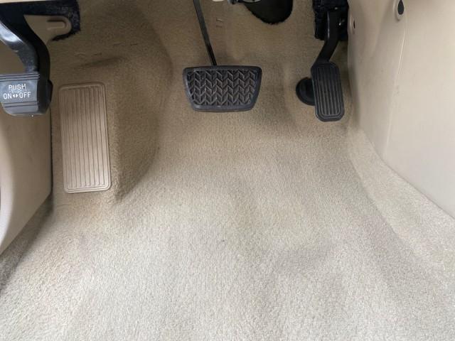 2008 Millennium Silver Metallic /Light Gray Lexus RX 350 LOW MILES SUNROOF NON SMOKERS (2T2GK31U68C) with an 3.5L DOHC SFI 24-Valve V6 Engine engine, Automatic transmission, located at 4701 North Dixie Hwy, Pompano Beach, FL, 33064, (954) 422-2889, 26.240938, -80.123474 - OUR WEBPAGE FLORIDACARS1.COM HAS OVER 100 PHOTOS AND FREE CARFAX LINK 2008 LEXUS RX 350 VIN: 2T2GK31U68C043234 2 T 2 G K 3 1 U 6 8 C 0 4 3 2 3 4 4 DOOR WAGON/SPORT UTILITY 3.5L V6 F DOHC 24V GASOLINE FRONT WHEEL DRIVE Features ABS Brakes Air Conditioning Alloy Wheels AM/FM Stereo Automatic Transmiss - Photo#44