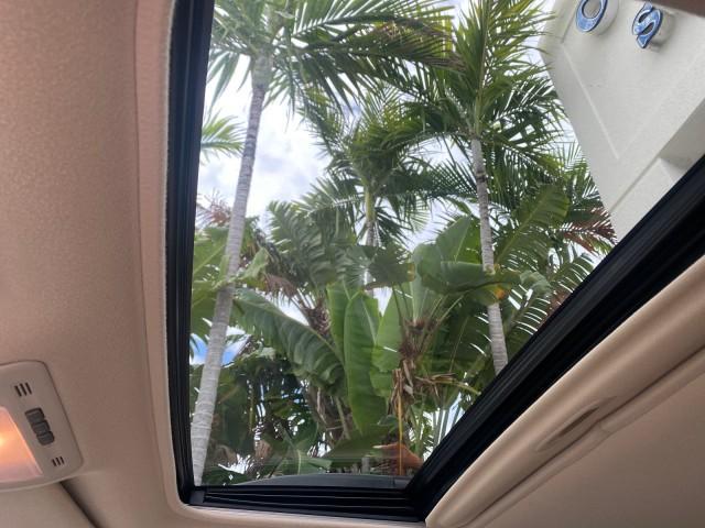 2008 Millennium Silver Metallic /Light Gray Lexus RX 350 LOW MILES SUNROOF NON SMOKERS (2T2GK31U68C) with an 3.5L DOHC SFI 24-Valve V6 Engine engine, Automatic transmission, located at 4701 North Dixie Hwy, Pompano Beach, FL, 33064, (954) 422-2889, 26.240938, -80.123474 - OUR WEBPAGE FLORIDACARS1.COM HAS OVER 100 PHOTOS AND FREE CARFAX LINK 2008 LEXUS RX 350 VIN: 2T2GK31U68C043234 2 T 2 G K 3 1 U 6 8 C 0 4 3 2 3 4 4 DOOR WAGON/SPORT UTILITY 3.5L V6 F DOHC 24V GASOLINE FRONT WHEEL DRIVE Features ABS Brakes Air Conditioning Alloy Wheels AM/FM Stereo Automatic Transmiss - Photo#61