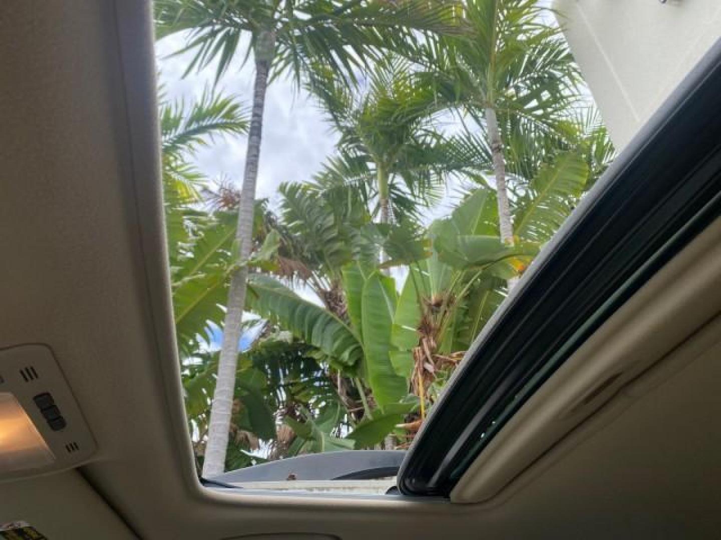 2008 Millennium Silver Metallic /Light Gray Lexus RX 350 LOW MILES SUNROOF NON SMOKERS (2T2GK31U68C) with an 3.5L DOHC SFI 24-Valve V6 Engine engine, Automatic transmission, located at 4701 North Dixie Hwy, Pompano Beach, FL, 33064, (954) 422-2889, 26.240938, -80.123474 - OUR WEBPAGE FLORIDACARS1.COM HAS OVER 100 PHOTOS AND FREE CARFAX LINK 2008 LEXUS RX 350 VIN: 2T2GK31U68C043234 2 T 2 G K 3 1 U 6 8 C 0 4 3 2 3 4 4 DOOR WAGON/SPORT UTILITY 3.5L V6 F DOHC 24V GASOLINE FRONT WHEEL DRIVE Features ABS Brakes Air Conditioning Alloy Wheels AM/FM Stereo Automatic Transmiss - Photo#62