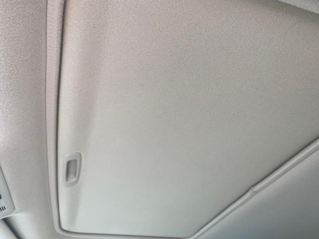 2008 Millennium Silver Metallic /Light Gray Lexus RX 350 LOW MILES SUNROOF NON SMOKERS (2T2GK31U68C) with an 3.5L DOHC SFI 24-Valve V6 Engine engine, Automatic transmission, located at 4701 North Dixie Hwy, Pompano Beach, FL, 33064, (954) 422-2889, 26.240938, -80.123474 - OUR WEBPAGE FLORIDACARS1.COM HAS OVER 100 PHOTOS AND FREE CARFAX LINK 2008 LEXUS RX 350 VIN: 2T2GK31U68C043234 2 T 2 G K 3 1 U 6 8 C 0 4 3 2 3 4 4 DOOR WAGON/SPORT UTILITY 3.5L V6 F DOHC 24V GASOLINE FRONT WHEEL DRIVE Features ABS Brakes Air Conditioning Alloy Wheels AM/FM Stereo Automatic Transmiss - Photo#63