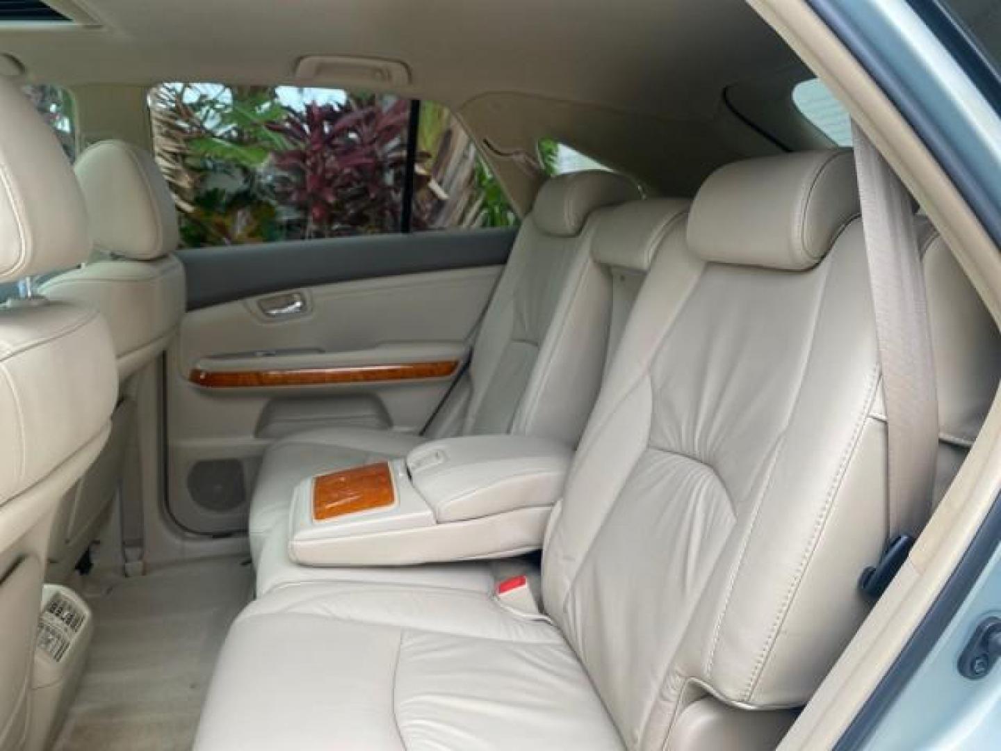 2008 Millennium Silver Metallic /Light Gray Lexus RX 350 LOW MILES SUNROOF NON SMOKERS (2T2GK31U68C) with an 3.5L DOHC SFI 24-Valve V6 Engine engine, Automatic transmission, located at 4701 North Dixie Hwy, Pompano Beach, FL, 33064, (954) 422-2889, 26.240938, -80.123474 - OUR WEBPAGE FLORIDACARS1.COM HAS OVER 100 PHOTOS AND FREE CARFAX LINK 2008 LEXUS RX 350 VIN: 2T2GK31U68C043234 2 T 2 G K 3 1 U 6 8 C 0 4 3 2 3 4 4 DOOR WAGON/SPORT UTILITY 3.5L V6 F DOHC 24V GASOLINE FRONT WHEEL DRIVE Features ABS Brakes Air Conditioning Alloy Wheels AM/FM Stereo Automatic Transmiss - Photo#67