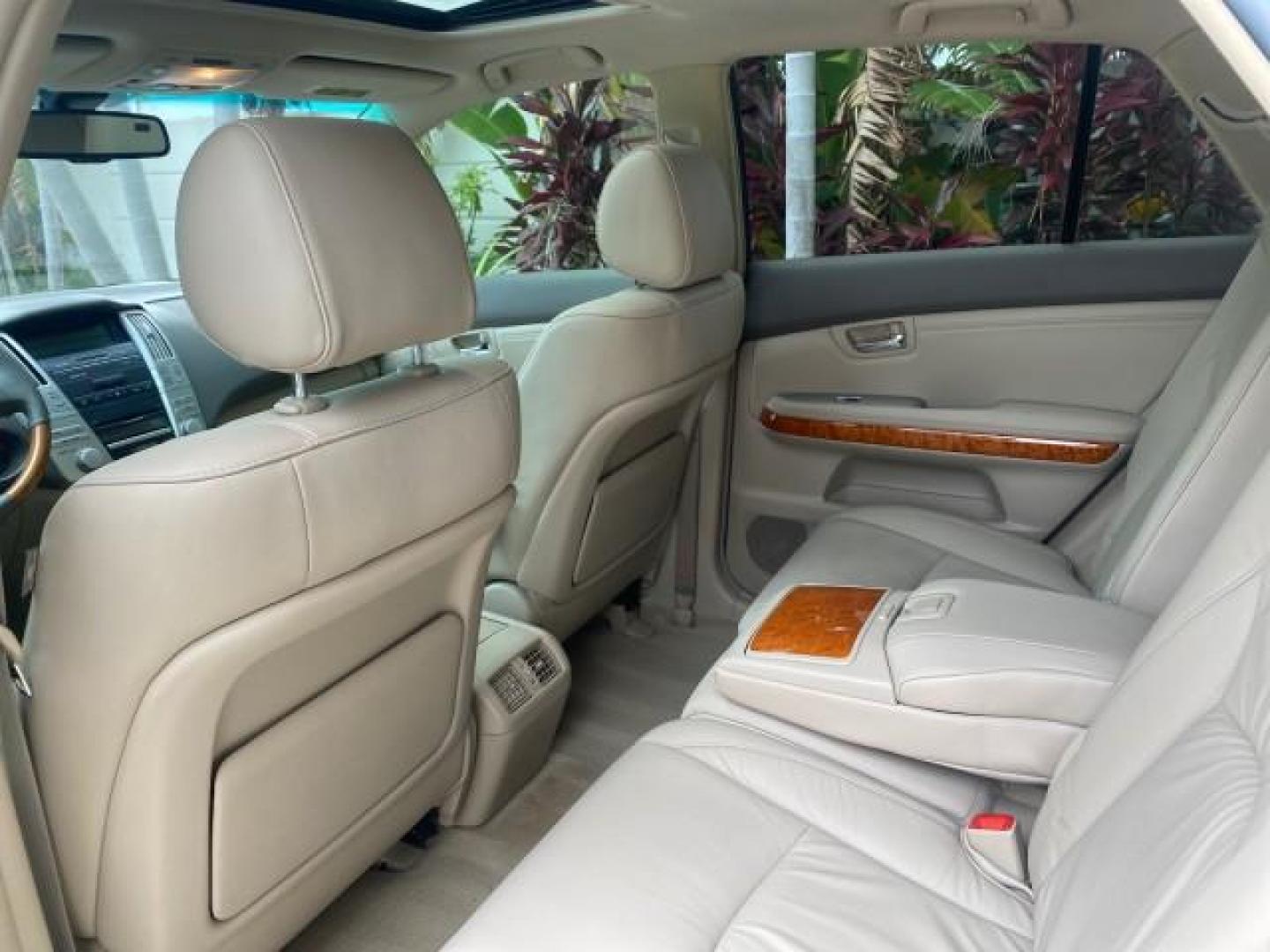 2008 Millennium Silver Metallic /Light Gray Lexus RX 350 LOW MILES SUNROOF NON SMOKERS (2T2GK31U68C) with an 3.5L DOHC SFI 24-Valve V6 Engine engine, Automatic transmission, located at 4701 North Dixie Hwy, Pompano Beach, FL, 33064, (954) 422-2889, 26.240938, -80.123474 - OUR WEBPAGE FLORIDACARS1.COM HAS OVER 100 PHOTOS AND FREE CARFAX LINK 2008 LEXUS RX 350 VIN: 2T2GK31U68C043234 2 T 2 G K 3 1 U 6 8 C 0 4 3 2 3 4 4 DOOR WAGON/SPORT UTILITY 3.5L V6 F DOHC 24V GASOLINE FRONT WHEEL DRIVE Features ABS Brakes Air Conditioning Alloy Wheels AM/FM Stereo Automatic Transmiss - Photo#70