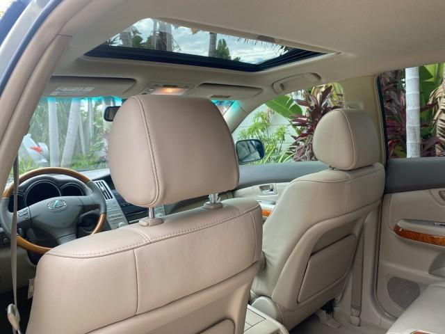 2008 Millennium Silver Metallic /Light Gray Lexus RX 350 LOW MILES SUNROOF NON SMOKERS (2T2GK31U68C) with an 3.5L DOHC SFI 24-Valve V6 Engine engine, Automatic transmission, located at 4701 North Dixie Hwy, Pompano Beach, FL, 33064, (954) 422-2889, 26.240938, -80.123474 - OUR WEBPAGE FLORIDACARS1.COM HAS OVER 100 PHOTOS AND FREE CARFAX LINK 2008 LEXUS RX 350 VIN: 2T2GK31U68C043234 2 T 2 G K 3 1 U 6 8 C 0 4 3 2 3 4 4 DOOR WAGON/SPORT UTILITY 3.5L V6 F DOHC 24V GASOLINE FRONT WHEEL DRIVE Features ABS Brakes Air Conditioning Alloy Wheels AM/FM Stereo Automatic Transmiss - Photo#72