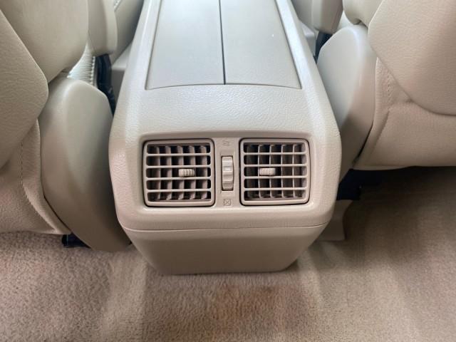 2008 Millennium Silver Metallic /Light Gray Lexus RX 350 LOW MILES SUNROOF NON SMOKERS (2T2GK31U68C) with an 3.5L DOHC SFI 24-Valve V6 Engine engine, Automatic transmission, located at 4701 North Dixie Hwy, Pompano Beach, FL, 33064, (954) 422-2889, 26.240938, -80.123474 - OUR WEBPAGE FLORIDACARS1.COM HAS OVER 100 PHOTOS AND FREE CARFAX LINK 2008 LEXUS RX 350 VIN: 2T2GK31U68C043234 2 T 2 G K 3 1 U 6 8 C 0 4 3 2 3 4 4 DOOR WAGON/SPORT UTILITY 3.5L V6 F DOHC 24V GASOLINE FRONT WHEEL DRIVE Features ABS Brakes Air Conditioning Alloy Wheels AM/FM Stereo Automatic Transmiss - Photo#73