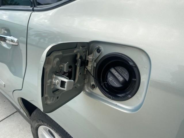 2008 Millennium Silver Metallic /Light Gray Lexus RX 350 LOW MILES SUNROOF NON SMOKERS (2T2GK31U68C) with an 3.5L DOHC SFI 24-Valve V6 Engine engine, Automatic transmission, located at 4701 North Dixie Hwy, Pompano Beach, FL, 33064, (954) 422-2889, 26.240938, -80.123474 - OUR WEBPAGE FLORIDACARS1.COM HAS OVER 100 PHOTOS AND FREE CARFAX LINK 2008 LEXUS RX 350 VIN: 2T2GK31U68C043234 2 T 2 G K 3 1 U 6 8 C 0 4 3 2 3 4 4 DOOR WAGON/SPORT UTILITY 3.5L V6 F DOHC 24V GASOLINE FRONT WHEEL DRIVE Features ABS Brakes Air Conditioning Alloy Wheels AM/FM Stereo Automatic Transmiss - Photo#80