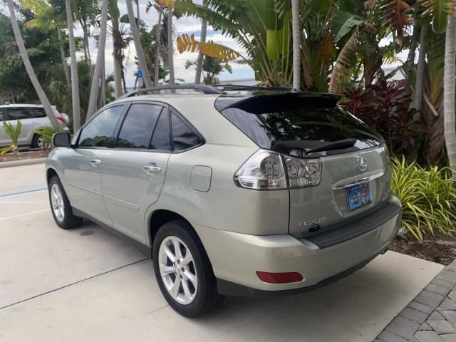 2008 Millennium Silver Metallic /Light Gray Lexus RX 350 LOW MILES SUNROOF NON SMOKERS (2T2GK31U68C) with an 3.5L DOHC SFI 24-Valve V6 Engine engine, Automatic transmission, located at 4701 North Dixie Hwy, Pompano Beach, FL, 33064, (954) 422-2889, 26.240938, -80.123474 - OUR WEBPAGE FLORIDACARS1.COM HAS OVER 100 PHOTOS AND FREE CARFAX LINK 2008 LEXUS RX 350 VIN: 2T2GK31U68C043234 2 T 2 G K 3 1 U 6 8 C 0 4 3 2 3 4 4 DOOR WAGON/SPORT UTILITY 3.5L V6 F DOHC 24V GASOLINE FRONT WHEEL DRIVE Features ABS Brakes Air Conditioning Alloy Wheels AM/FM Stereo Automatic Transmiss - Photo#81