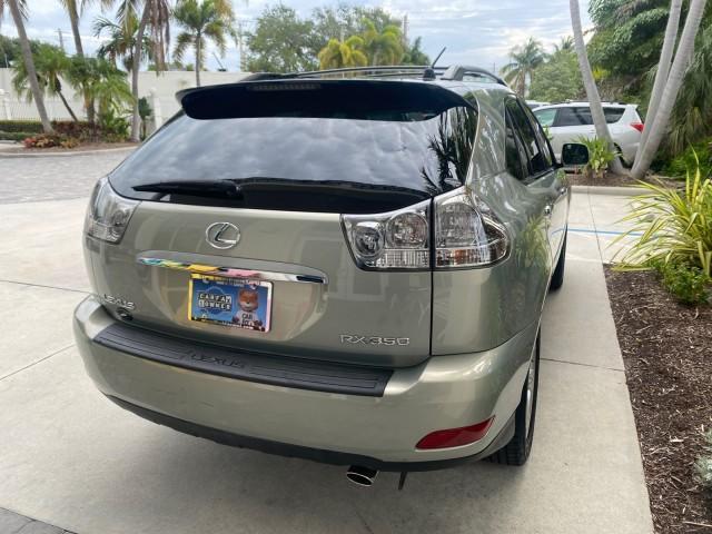 2008 Millennium Silver Metallic /Light Gray Lexus RX 350 LOW MILES SUNROOF NON SMOKERS (2T2GK31U68C) with an 3.5L DOHC SFI 24-Valve V6 Engine engine, Automatic transmission, located at 4701 North Dixie Hwy, Pompano Beach, FL, 33064, (954) 422-2889, 26.240938, -80.123474 - OUR WEBPAGE FLORIDACARS1.COM HAS OVER 100 PHOTOS AND FREE CARFAX LINK 2008 LEXUS RX 350 VIN: 2T2GK31U68C043234 2 T 2 G K 3 1 U 6 8 C 0 4 3 2 3 4 4 DOOR WAGON/SPORT UTILITY 3.5L V6 F DOHC 24V GASOLINE FRONT WHEEL DRIVE Features ABS Brakes Air Conditioning Alloy Wheels AM/FM Stereo Automatic Transmiss - Photo#83