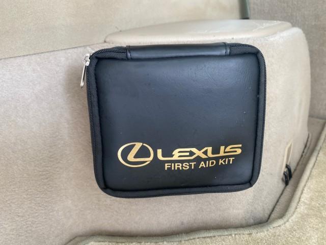 2008 Millennium Silver Metallic /Light Gray Lexus RX 350 LOW MILES SUNROOF NON SMOKERS (2T2GK31U68C) with an 3.5L DOHC SFI 24-Valve V6 Engine engine, Automatic transmission, located at 4701 North Dixie Hwy, Pompano Beach, FL, 33064, (954) 422-2889, 26.240938, -80.123474 - OUR WEBPAGE FLORIDACARS1.COM HAS OVER 100 PHOTOS AND FREE CARFAX LINK 2008 LEXUS RX 350 VIN: 2T2GK31U68C043234 2 T 2 G K 3 1 U 6 8 C 0 4 3 2 3 4 4 DOOR WAGON/SPORT UTILITY 3.5L V6 F DOHC 24V GASOLINE FRONT WHEEL DRIVE Features ABS Brakes Air Conditioning Alloy Wheels AM/FM Stereo Automatic Transmiss - Photo#90