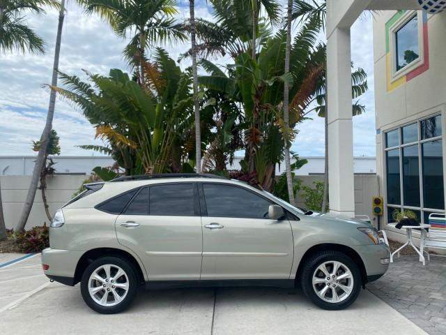 2008 Millennium Silver Metallic /Light Gray Lexus RX 350 LOW MILES SUNROOF NON SMOKERS (2T2GK31U68C) with an 3.5L DOHC SFI 24-Valve V6 Engine engine, Automatic transmission, located at 4701 North Dixie Hwy, Pompano Beach, FL, 33064, (954) 422-2889, 26.240938, -80.123474 - OUR WEBPAGE FLORIDACARS1.COM HAS OVER 100 PHOTOS AND FREE CARFAX LINK 2008 LEXUS RX 350 VIN: 2T2GK31U68C043234 2 T 2 G K 3 1 U 6 8 C 0 4 3 2 3 4 4 DOOR WAGON/SPORT UTILITY 3.5L V6 F DOHC 24V GASOLINE FRONT WHEEL DRIVE Features ABS Brakes Air Conditioning Alloy Wheels AM/FM Stereo Automatic Transmiss - Photo#92
