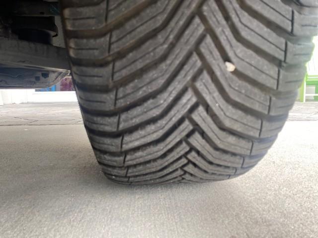 2008 Millennium Silver Metallic /Light Gray Lexus RX 350 LOW MILES SUNROOF NON SMOKERS (2T2GK31U68C) with an 3.5L DOHC SFI 24-Valve V6 Engine engine, Automatic transmission, located at 4701 North Dixie Hwy, Pompano Beach, FL, 33064, (954) 422-2889, 26.240938, -80.123474 - OUR WEBPAGE FLORIDACARS1.COM HAS OVER 100 PHOTOS AND FREE CARFAX LINK 2008 LEXUS RX 350 VIN: 2T2GK31U68C043234 2 T 2 G K 3 1 U 6 8 C 0 4 3 2 3 4 4 DOOR WAGON/SPORT UTILITY 3.5L V6 F DOHC 24V GASOLINE FRONT WHEEL DRIVE Features ABS Brakes Air Conditioning Alloy Wheels AM/FM Stereo Automatic Transmiss - Photo#94