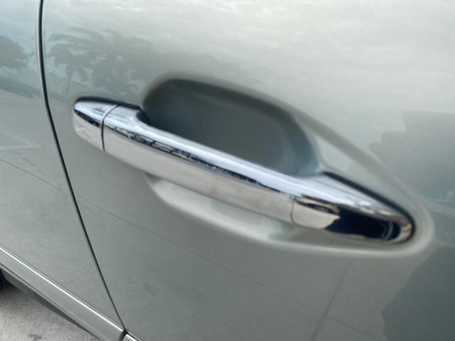 2008 Millennium Silver Metallic /Light Gray Lexus RX 350 LOW MILES SUNROOF NON SMOKERS (2T2GK31U68C) with an 3.5L DOHC SFI 24-Valve V6 Engine engine, Automatic transmission, located at 4701 North Dixie Hwy, Pompano Beach, FL, 33064, (954) 422-2889, 26.240938, -80.123474 - OUR WEBPAGE FLORIDACARS1.COM HAS OVER 100 PHOTOS AND FREE CARFAX LINK 2008 LEXUS RX 350 VIN: 2T2GK31U68C043234 2 T 2 G K 3 1 U 6 8 C 0 4 3 2 3 4 4 DOOR WAGON/SPORT UTILITY 3.5L V6 F DOHC 24V GASOLINE FRONT WHEEL DRIVE Features ABS Brakes Air Conditioning Alloy Wheels AM/FM Stereo Automatic Transmiss - Photo#96