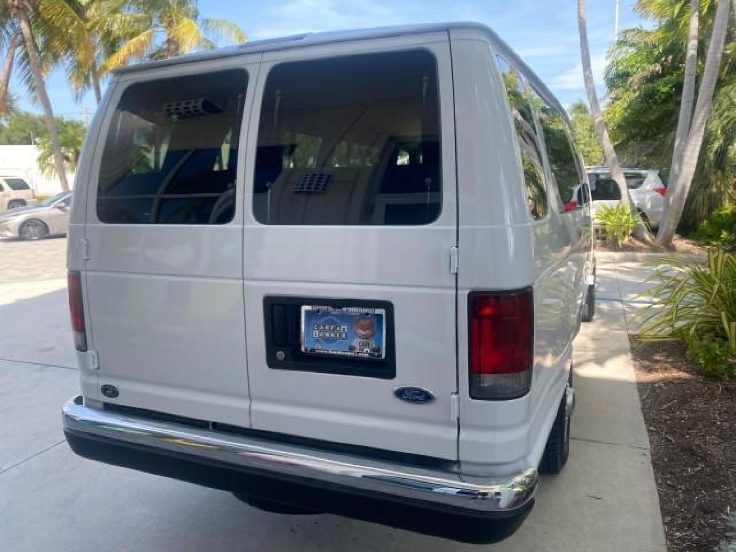 2002 Oxford White /Medium Graphite Ford Econoline Wagon XLT 15 PASSENGER FLORIDA (1FBSS31L32H) with an 5.4L EFI OHC V8 Engine engine, Automatic transmission, located at 4701 North Dixie Hwy, Pompano Beach, FL, 33064, (954) 422-2889, 26.240938, -80.123474 - OUR WEBPAGE FLORIDACARS1.COM HAS OVER 100 PHOTOS AND FREE CARFAX LINK 2002 FORD E-SERIES E-350 SD XLT VIN: 1FBSS31L32HA48789 1 F B S S 3 1 L 3 2 H A 4 8 7 8 9 VAN 5.4L V8 F SOHC 16V GASOLINE REAR WHEEL DRIVE Top Features Cloth Seats Rear Air Conditioning Third Row Seat Tow Hitch Basic Features ABS B - Photo#84