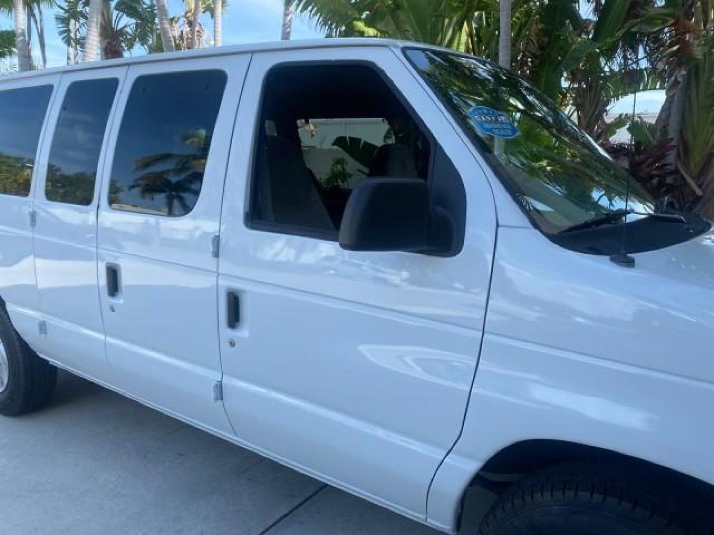 2002 Oxford White /Medium Graphite Ford Econoline Wagon XLT 15 PASSENGER FLORIDA (1FBSS31L32H) with an 5.4L EFI OHC V8 Engine engine, Automatic transmission, located at 4701 North Dixie Hwy, Pompano Beach, FL, 33064, (954) 422-2889, 26.240938, -80.123474 - OUR WEBPAGE FLORIDACARS1.COM HAS OVER 100 PHOTOS AND FREE CARFAX LINK 2002 FORD E-SERIES E-350 SD XLT VIN: 1FBSS31L32HA48789 1 F B S S 3 1 L 3 2 H A 4 8 7 8 9 VAN 5.4L V8 F SOHC 16V GASOLINE REAR WHEEL DRIVE Top Features Cloth Seats Rear Air Conditioning Third Row Seat Tow Hitch Basic Features ABS B - Photo#93