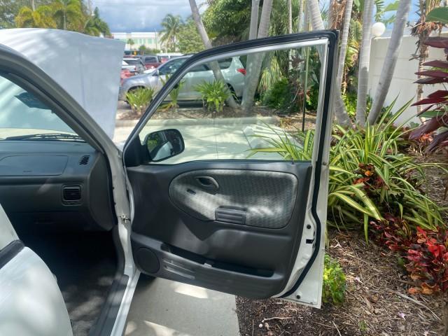 2001 Bright White /Gray Suzuki Vitara JLS LOW 35,130 1 OWNER (2S3TE52V716) with an 2.0L DOHC MPFI 16-Valve 4-Cyl Engine engine, Automatic transmission, located at 4701 North Dixie Hwy, Pompano Beach, FL, 33064, (954) 422-2889, 26.240938, -80.123474 - OUR WEBPAGE FLORIDACARS1.COM HAS OVER 100 PHOTOS AND FREE CARFAX LINK 2001 SUZUKI VITARA JLS VIN: 2S3TE52V716105780 2 S 3 T E 5 2 V 7 1 6 1 0 5 7 8 0 4 DOOR WAGON/SPORT UTILITY 2.0L I4 F DOHC 16V GASOLINE REAR WHEEL DRIVE Top Features Cloth Seats Soft Top Basic Features AM/FM Stereo Air Conditioning - Photo#11
