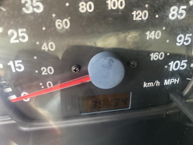 2001 Bright White /Gray Suzuki Vitara JLS LOW 35,130 1 OWNER (2S3TE52V716) with an 2.0L DOHC MPFI 16-Valve 4-Cyl Engine engine, Automatic transmission, located at 4701 North Dixie Hwy, Pompano Beach, FL, 33064, (954) 422-2889, 26.240938, -80.123474 - OUR WEBPAGE FLORIDACARS1.COM HAS OVER 100 PHOTOS AND FREE CARFAX LINK 2001 SUZUKI VITARA JLS VIN: 2S3TE52V716105780 2 S 3 T E 5 2 V 7 1 6 1 0 5 7 8 0 4 DOOR WAGON/SPORT UTILITY 2.0L I4 F DOHC 16V GASOLINE REAR WHEEL DRIVE Top Features Cloth Seats Soft Top Basic Features AM/FM Stereo Air Conditioning - Photo#18