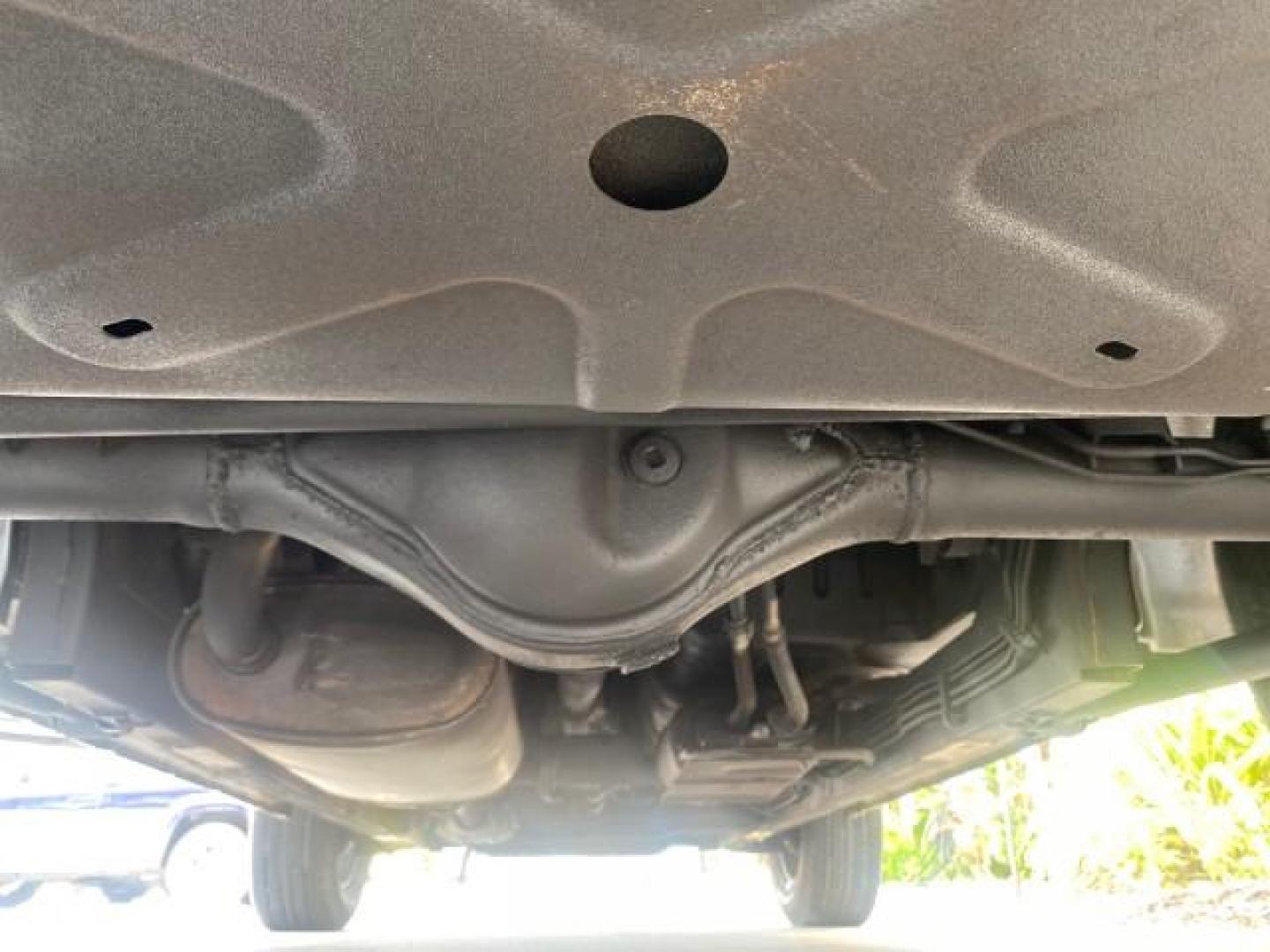 2001 Bright White /Gray Suzuki Vitara JLS LOW 35,130 1 OWNER (2S3TE52V716) with an 2.0L DOHC MPFI 16-Valve 4-Cyl Engine engine, Automatic transmission, located at 4701 North Dixie Hwy, Pompano Beach, FL, 33064, (954) 422-2889, 26.240938, -80.123474 - OUR WEBPAGE FLORIDACARS1.COM HAS OVER 100 PHOTOS AND FREE CARFAX LINK 2001 SUZUKI VITARA JLS VIN: 2S3TE52V716105780 2 S 3 T E 5 2 V 7 1 6 1 0 5 7 8 0 4 DOOR WAGON/SPORT UTILITY 2.0L I4 F DOHC 16V GASOLINE REAR WHEEL DRIVE Top Features Cloth Seats Soft Top Basic Features AM/FM Stereo Air Conditioning - Photo#22