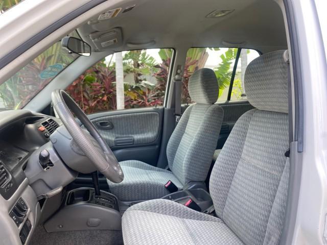 2001 Bright White /Gray Suzuki Vitara JLS LOW 35,130 1 OWNER (2S3TE52V716) with an 2.0L DOHC MPFI 16-Valve 4-Cyl Engine engine, Automatic transmission, located at 4701 North Dixie Hwy, Pompano Beach, FL, 33064, (954) 422-2889, 26.240938, -80.123474 - OUR WEBPAGE FLORIDACARS1.COM HAS OVER 100 PHOTOS AND FREE CARFAX LINK 2001 SUZUKI VITARA JLS VIN: 2S3TE52V716105780 2 S 3 T E 5 2 V 7 1 6 1 0 5 7 8 0 4 DOOR WAGON/SPORT UTILITY 2.0L I4 F DOHC 16V GASOLINE REAR WHEEL DRIVE Top Features Cloth Seats Soft Top Basic Features AM/FM Stereo Air Conditioning - Photo#31