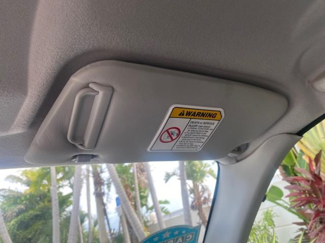 2001 Bright White /Gray Suzuki Vitara JLS LOW 35,130 1 OWNER (2S3TE52V716) with an 2.0L DOHC MPFI 16-Valve 4-Cyl Engine engine, Automatic transmission, located at 4701 North Dixie Hwy, Pompano Beach, FL, 33064, (954) 422-2889, 26.240938, -80.123474 - OUR WEBPAGE FLORIDACARS1.COM HAS OVER 100 PHOTOS AND FREE CARFAX LINK 2001 SUZUKI VITARA JLS VIN: 2S3TE52V716105780 2 S 3 T E 5 2 V 7 1 6 1 0 5 7 8 0 4 DOOR WAGON/SPORT UTILITY 2.0L I4 F DOHC 16V GASOLINE REAR WHEEL DRIVE Top Features Cloth Seats Soft Top Basic Features AM/FM Stereo Air Conditioning - Photo#53