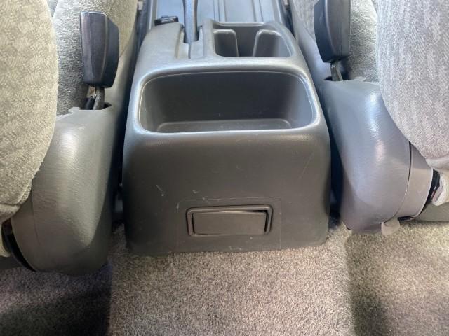 2001 Bright White /Gray Suzuki Vitara JLS LOW 35,130 1 OWNER (2S3TE52V716) with an 2.0L DOHC MPFI 16-Valve 4-Cyl Engine engine, Automatic transmission, located at 4701 North Dixie Hwy, Pompano Beach, FL, 33064, (954) 422-2889, 26.240938, -80.123474 - OUR WEBPAGE FLORIDACARS1.COM HAS OVER 100 PHOTOS AND FREE CARFAX LINK 2001 SUZUKI VITARA JLS VIN: 2S3TE52V716105780 2 S 3 T E 5 2 V 7 1 6 1 0 5 7 8 0 4 DOOR WAGON/SPORT UTILITY 2.0L I4 F DOHC 16V GASOLINE REAR WHEEL DRIVE Top Features Cloth Seats Soft Top Basic Features AM/FM Stereo Air Conditioning - Photo#65