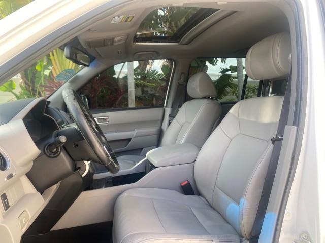 2011 Taffeta White /Gray Honda Pilot EX-L FL LOW MILES 93,512 (5FNYF3H58BB) with an 3.5L SOHC MPFI 24-Valve i-VTEC V6 Engine engine, Automatic transmission, located at 4701 North Dixie Hwy, Pompano Beach, FL, 33064, (954) 422-2889, 26.240938, -80.123474 - OUR WEBPAGE FLORIDACARS1.COM HAS OVER 100 PHOTOS AND FREE CARFAX LINK 2011 HONDA PILOT EX-L VIN: 5FNYF3H58BB048398 5 F N Y F 3 H 5 8 B B 0 4 8 3 9 8 4 DOOR WAGON/SPORT UTILITY 3.5L V6 F SOHC 24V GASOLINE FRONT WHEEL DRIVE Features ABS Brakes Air Conditioning Alloy Wheels AM/FM Stereo Automatic Trans - Photo#33