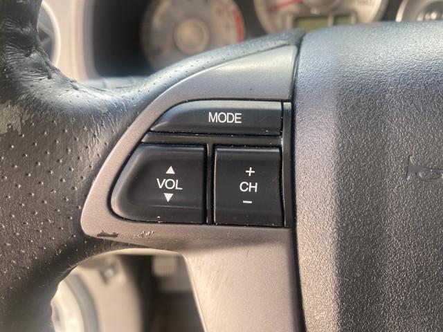 2011 Taffeta White /Gray Honda Pilot EX-L FL LOW MILES 93,512 (5FNYF3H58BB) with an 3.5L SOHC MPFI 24-Valve i-VTEC V6 Engine engine, Automatic transmission, located at 4701 North Dixie Hwy, Pompano Beach, FL, 33064, (954) 422-2889, 26.240938, -80.123474 - OUR WEBPAGE FLORIDACARS1.COM HAS OVER 100 PHOTOS AND FREE CARFAX LINK 2011 HONDA PILOT EX-L VIN: 5FNYF3H58BB048398 5 F N Y F 3 H 5 8 B B 0 4 8 3 9 8 4 DOOR WAGON/SPORT UTILITY 3.5L V6 F SOHC 24V GASOLINE FRONT WHEEL DRIVE Features ABS Brakes Air Conditioning Alloy Wheels AM/FM Stereo Automatic Trans - Photo#41