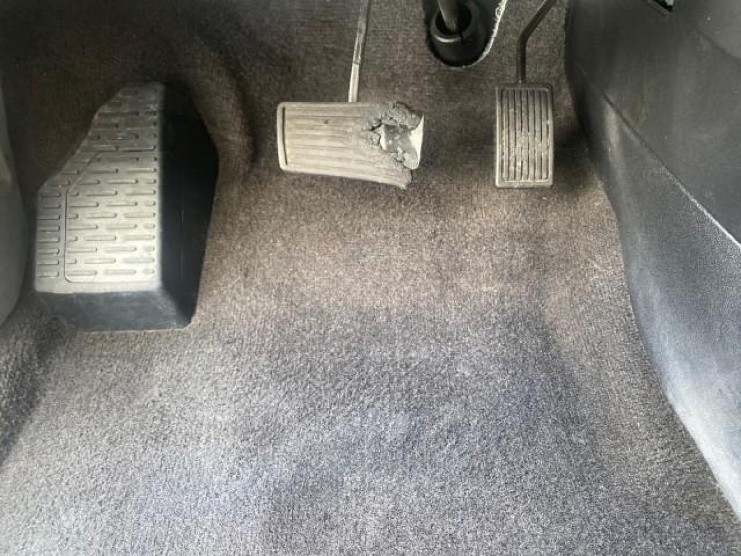 2011 Taffeta White /Gray Honda Pilot EX-L FL LOW MILES 93,295 (5FNYF3H58BB) with an 3.5L SOHC MPFI 24-Valve i-VTEC V6 Engine engine, Automatic transmission, located at 4701 North Dixie Hwy, Pompano Beach, FL, 33064, (954) 422-2889, 26.240938, -80.123474 - OUR WEBPAGE FLORIDACARS1.COM HAS OVER 100 PHOTOS AND FREE CARFAX LINK 2011 HONDA PILOT EX-L VIN: 5FNYF3H58BB048398 5 F N Y F 3 H 5 8 B B 0 4 8 3 9 8 4 DOOR WAGON/SPORT UTILITY 3.5L V6 F SOHC 24V GASOLINE FRONT WHEEL DRIVE Features ABS Brakes Air Conditioning Alloy Wheels AM/FM Stereo Automatic Trans - Photo#46