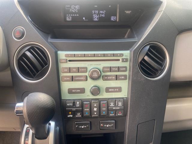 2011 Taffeta White /Gray Honda Pilot EX-L FL LOW MILES 93,512 (5FNYF3H58BB) with an 3.5L SOHC MPFI 24-Valve i-VTEC V6 Engine engine, Automatic transmission, located at 4701 North Dixie Hwy, Pompano Beach, FL, 33064, (954) 422-2889, 26.240938, -80.123474 - OUR WEBPAGE FLORIDACARS1.COM HAS OVER 100 PHOTOS AND FREE CARFAX LINK 2011 HONDA PILOT EX-L VIN: 5FNYF3H58BB048398 5 F N Y F 3 H 5 8 B B 0 4 8 3 9 8 4 DOOR WAGON/SPORT UTILITY 3.5L V6 F SOHC 24V GASOLINE FRONT WHEEL DRIVE Features ABS Brakes Air Conditioning Alloy Wheels AM/FM Stereo Automatic Trans - Photo#49