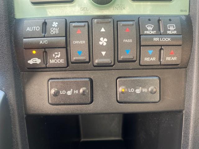 2011 Taffeta White /Gray Honda Pilot EX-L FL LOW MILES 93,512 (5FNYF3H58BB) with an 3.5L SOHC MPFI 24-Valve i-VTEC V6 Engine engine, Automatic transmission, located at 4701 North Dixie Hwy, Pompano Beach, FL, 33064, (954) 422-2889, 26.240938, -80.123474 - OUR WEBPAGE FLORIDACARS1.COM HAS OVER 100 PHOTOS AND FREE CARFAX LINK 2011 HONDA PILOT EX-L VIN: 5FNYF3H58BB048398 5 F N Y F 3 H 5 8 B B 0 4 8 3 9 8 4 DOOR WAGON/SPORT UTILITY 3.5L V6 F SOHC 24V GASOLINE FRONT WHEEL DRIVE Features ABS Brakes Air Conditioning Alloy Wheels AM/FM Stereo Automatic Trans - Photo#53