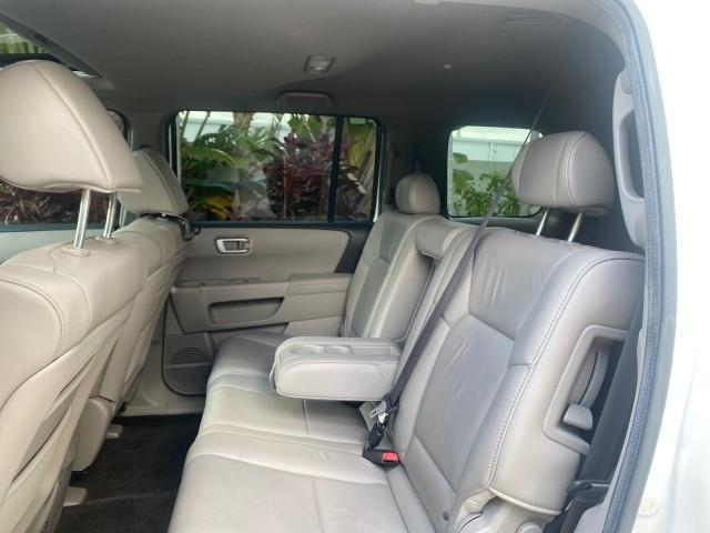2011 Taffeta White /Gray Honda Pilot EX-L FL LOW MILES 93,512 (5FNYF3H58BB) with an 3.5L SOHC MPFI 24-Valve i-VTEC V6 Engine engine, Automatic transmission, located at 4701 North Dixie Hwy, Pompano Beach, FL, 33064, (954) 422-2889, 26.240938, -80.123474 - OUR WEBPAGE FLORIDACARS1.COM HAS OVER 100 PHOTOS AND FREE CARFAX LINK 2011 HONDA PILOT EX-L VIN: 5FNYF3H58BB048398 5 F N Y F 3 H 5 8 B B 0 4 8 3 9 8 4 DOOR WAGON/SPORT UTILITY 3.5L V6 F SOHC 24V GASOLINE FRONT WHEEL DRIVE Features ABS Brakes Air Conditioning Alloy Wheels AM/FM Stereo Automatic Trans - Photo#72