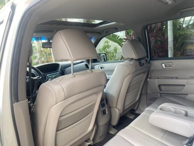 2011 Taffeta White /Gray Honda Pilot EX-L FL LOW MILES 93,512 (5FNYF3H58BB) with an 3.5L SOHC MPFI 24-Valve i-VTEC V6 Engine engine, Automatic transmission, located at 4701 North Dixie Hwy, Pompano Beach, FL, 33064, (954) 422-2889, 26.240938, -80.123474 - OUR WEBPAGE FLORIDACARS1.COM HAS OVER 100 PHOTOS AND FREE CARFAX LINK 2011 HONDA PILOT EX-L VIN: 5FNYF3H58BB048398 5 F N Y F 3 H 5 8 B B 0 4 8 3 9 8 4 DOOR WAGON/SPORT UTILITY 3.5L V6 F SOHC 24V GASOLINE FRONT WHEEL DRIVE Features ABS Brakes Air Conditioning Alloy Wheels AM/FM Stereo Automatic Trans - Photo#77