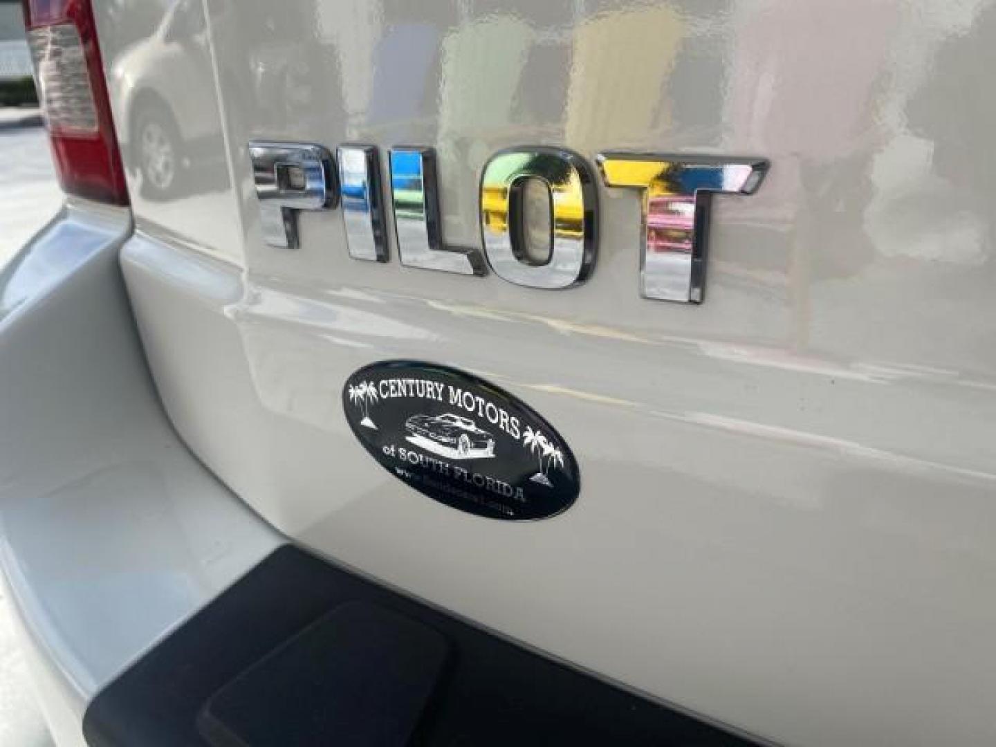 2011 Taffeta White /Gray Honda Pilot EX-L FL LOW MILES 93,295 (5FNYF3H58BB) with an 3.5L SOHC MPFI 24-Valve i-VTEC V6 Engine engine, Automatic transmission, located at 4701 North Dixie Hwy, Pompano Beach, FL, 33064, (954) 422-2889, 26.240938, -80.123474 - OUR WEBPAGE FLORIDACARS1.COM HAS OVER 100 PHOTOS AND FREE CARFAX LINK 2011 HONDA PILOT EX-L VIN: 5FNYF3H58BB048398 5 F N Y F 3 H 5 8 B B 0 4 8 3 9 8 4 DOOR WAGON/SPORT UTILITY 3.5L V6 F SOHC 24V GASOLINE FRONT WHEEL DRIVE Features ABS Brakes Air Conditioning Alloy Wheels AM/FM Stereo Automatic Trans - Photo#89