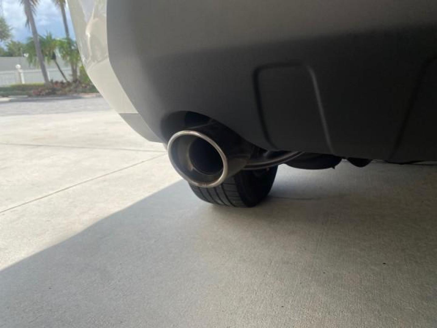 2011 Taffeta White /Gray Honda Pilot EX-L FL LOW MILES 93,295 (5FNYF3H58BB) with an 3.5L SOHC MPFI 24-Valve i-VTEC V6 Engine engine, Automatic transmission, located at 4701 North Dixie Hwy, Pompano Beach, FL, 33064, (954) 422-2889, 26.240938, -80.123474 - OUR WEBPAGE FLORIDACARS1.COM HAS OVER 100 PHOTOS AND FREE CARFAX LINK 2011 HONDA PILOT EX-L VIN: 5FNYF3H58BB048398 5 F N Y F 3 H 5 8 B B 0 4 8 3 9 8 4 DOOR WAGON/SPORT UTILITY 3.5L V6 F SOHC 24V GASOLINE FRONT WHEEL DRIVE Features ABS Brakes Air Conditioning Alloy Wheels AM/FM Stereo Automatic Trans - Photo#91