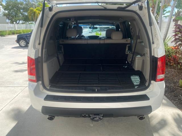 2011 Taffeta White /Gray Honda Pilot EX-L FL LOW MILES 93,512 (5FNYF3H58BB) with an 3.5L SOHC MPFI 24-Valve i-VTEC V6 Engine engine, Automatic transmission, located at 4701 North Dixie Hwy, Pompano Beach, FL, 33064, (954) 422-2889, 26.240938, -80.123474 - OUR WEBPAGE FLORIDACARS1.COM HAS OVER 100 PHOTOS AND FREE CARFAX LINK 2011 HONDA PILOT EX-L VIN: 5FNYF3H58BB048398 5 F N Y F 3 H 5 8 B B 0 4 8 3 9 8 4 DOOR WAGON/SPORT UTILITY 3.5L V6 F SOHC 24V GASOLINE FRONT WHEEL DRIVE Features ABS Brakes Air Conditioning Alloy Wheels AM/FM Stereo Automatic Trans - Photo#94
