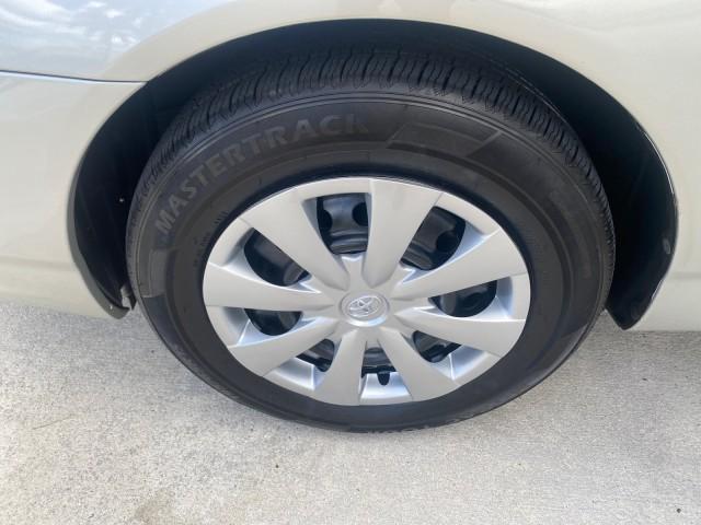 2004 Lunar Mist Metallic /Light Gray Toyota Corolla LE LOW MILES 47,436 (2T1BR38E04C) with an 1.8L DOHC EFI 16-Valve 4-Cyl Aluminum Engine engine, Automatic transmission, located at 4701 North Dixie Hwy, Pompano Beach, FL, 33064, (954) 422-2889, 26.240938, -80.123474 - OUR WEBPAGE FLORIDACARS1.COM HAS OVER 100 PHOTOS AND FREE CARFAX LINK 2004 TOYOTA COROLLA VIN: 2T1BR38E04C236689 2 T 1 B R 3 8 E 0 4 C 2 3 6 6 8 9 SEDAN 4 DR 1.8L I4 F DOHC 16V GASOLINE FRONT WHEEL DRIVE Features ABS Brakes Air Conditioning AM/FM Stereo Automatic Transmission CD Audio Cloth Seats Cr - Photo#19