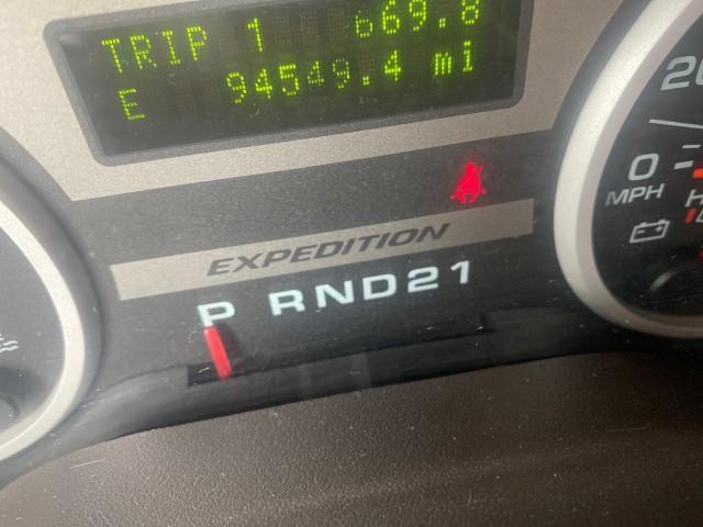 2006 Redfire Metallic /Medium Parchment Ford Expedition Eddie Bauer 1 OWNER FL (1FMPU17556L) with an 5.4L SOHC SEFI 24-Valve V8 Engine engine, Automatic transmission, located at 4701 North Dixie Hwy, Pompano Beach, FL, 33064, (954) 422-2889, 26.240938, -80.123474 - OUR WEBPAGE FLORIDACARS1.COM HAS OVER 100 PHOTOS AND FREE CARFAX LINK 2006 FORD EXPEDITION EDDIE BAUER VIN: 1FMPU17556LA63057 1 F M P U 1 7 5 5 6 L A 6 3 0 5 7 4 DOOR WAGON/SPORT UTILITY 5.4L V8 F SOHC GASOLINE REAR WHEEL DRIVE Top Features Alloy Wheels Leather Seats Memory Seat(s) Power Folding Thi - Photo#18