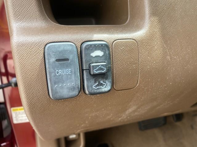 2003 Chianti Red Pearl /Saddle Honda CR-V EX 4WD NICE CLEAN SUNROOF (JHLRD78843C) with an 2.4L DOHC i-VTEC 16-Valve I4 Engine engine, Automatic transmission, located at 4701 North Dixie Hwy, Pompano Beach, FL, 33064, (954) 422-2889, 26.240938, -80.123474 - OUR WEBPAGE FLORIDACARS1.COM HAS OVER 100 PHOTOS AND FREE CARFAX LINK 2003 HONDA CR-V EX VIN: JHLRD78843C024323 J H L R D 7 8 8 4 3 C 0 2 4 3 2 3 4 DOOR WAGON/SPORT UTILITY 2.4L I4 F DOHC GASOLINE ALL WHEEL DRIVE Basic Features ABS Brakes AM/FM Stereo Air Conditioning Automatic Transmission Sunroof - Photo#43