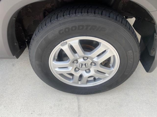 2003 Chianti Red Pearl /Saddle Honda CR-V EX 4WD NICE CLEAN SUNROOF (JHLRD78843C) with an 2.4L DOHC i-VTEC 16-Valve I4 Engine engine, Automatic transmission, located at 4701 North Dixie Hwy, Pompano Beach, FL, 33064, (954) 422-2889, 26.240938, -80.123474 - OUR WEBPAGE FLORIDACARS1.COM HAS OVER 100 PHOTOS AND FREE CARFAX LINK 2003 HONDA CR-V EX VIN: JHLRD78843C024323 J H L R D 7 8 8 4 3 C 0 2 4 3 2 3 4 DOOR WAGON/SPORT UTILITY 2.4L I4 F DOHC GASOLINE ALL WHEEL DRIVE Basic Features ABS Brakes AM/FM Stereo Air Conditioning Automatic Transmission Sunroof - Photo#78