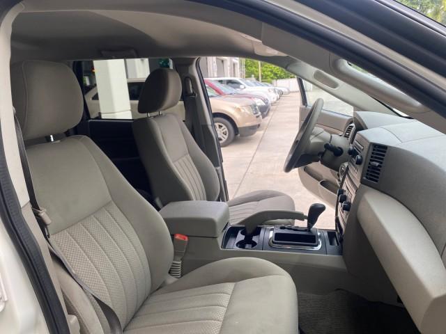 2005 Stone White /Medium Slate Gray Jeep Grand Cherokee Laredo LOW MILES 61,351 (1J4GS48K85C) with an 3.7L V6 Power Tech Engine engine, Automatic transmission, located at 4701 North Dixie Hwy, Pompano Beach, FL, 33064, (954) 422-2889, 26.240938, -80.123474 - OUR WEBPAGE FLORIDACARS1.COM HAS OVER 100 PHOTOS AND FREE CARFAX LINK 2005 JEEP GRAND CHEROKEE LAREDO VIN: 1J4GS48K85C634226 1 J 4 G S 4 8 K 8 5 C 6 3 4 2 2 6 4 DOOR WAGON/SPORT UTILITY 3.7L V6 F GASOLINE REAR WHEEL DRIVE Features ABS Brakes Air Conditioning Alloy Wheels AM/FM Stereo Automatic Trans - Photo#12