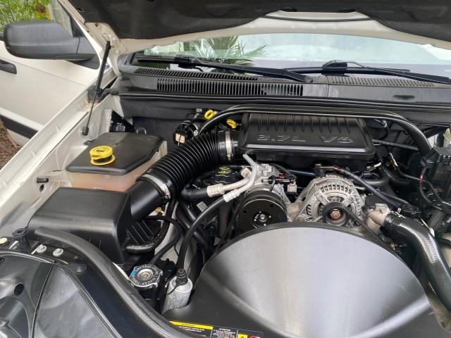 2005 Stone White /Medium Slate Gray Jeep Grand Cherokee Laredo LOW MILES 61,351 (1J4GS48K85C) with an 3.7L V6 Power Tech Engine engine, Automatic transmission, located at 4701 North Dixie Hwy, Pompano Beach, FL, 33064, (954) 422-2889, 26.240938, -80.123474 - OUR WEBPAGE FLORIDACARS1.COM HAS OVER 100 PHOTOS AND FREE CARFAX LINK 2005 JEEP GRAND CHEROKEE LAREDO VIN: 1J4GS48K85C634226 1 J 4 G S 4 8 K 8 5 C 6 3 4 2 2 6 4 DOOR WAGON/SPORT UTILITY 3.7L V6 F GASOLINE REAR WHEEL DRIVE Features ABS Brakes Air Conditioning Alloy Wheels AM/FM Stereo Automatic Trans - Photo#25