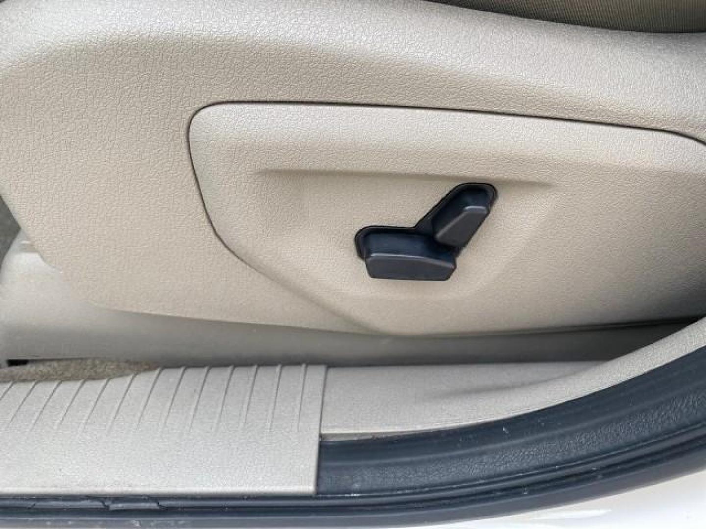 2005 Stone White /Medium Slate Gray Jeep Grand Cherokee Laredo LOW MILES 61,347 (1J4GS48K85C) with an 3.7L V6 Power Tech Engine engine, Automatic transmission, located at 4701 North Dixie Hwy, Pompano Beach, FL, 33064, (954) 422-2889, 26.240938, -80.123474 - OUR WEBPAGE FLORIDACARS1.COM HAS OVER 100 PHOTOS AND FREE CARFAX LINK 2005 JEEP GRAND CHEROKEE LAREDO VIN: 1J4GS48K85C634226 1 J 4 G S 4 8 K 8 5 C 6 3 4 2 2 6 4 DOOR WAGON/SPORT UTILITY 3.7L V6 F GASOLINE REAR WHEEL DRIVE Features ABS Brakes Air Conditioning Alloy Wheels AM/FM Stereo Automatic Trans - Photo#33
