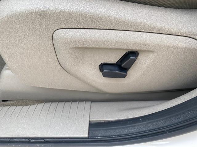 2005 Stone White /Medium Slate Gray Jeep Grand Cherokee Laredo LOW MILES 61,351 (1J4GS48K85C) with an 3.7L V6 Power Tech Engine engine, Automatic transmission, located at 4701 North Dixie Hwy, Pompano Beach, FL, 33064, (954) 422-2889, 26.240938, -80.123474 - OUR WEBPAGE FLORIDACARS1.COM HAS OVER 100 PHOTOS AND FREE CARFAX LINK 2005 JEEP GRAND CHEROKEE LAREDO VIN: 1J4GS48K85C634226 1 J 4 G S 4 8 K 8 5 C 6 3 4 2 2 6 4 DOOR WAGON/SPORT UTILITY 3.7L V6 F GASOLINE REAR WHEEL DRIVE Features ABS Brakes Air Conditioning Alloy Wheels AM/FM Stereo Automatic Trans - Photo#33