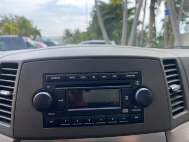 2005 Stone White /Medium Slate Gray Jeep Grand Cherokee Laredo LOW MILES 61,351 (1J4GS48K85C) with an 3.7L V6 Power Tech Engine engine, Automatic transmission, located at 4701 North Dixie Hwy, Pompano Beach, FL, 33064, (954) 422-2889, 26.240938, -80.123474 - OUR WEBPAGE FLORIDACARS1.COM HAS OVER 100 PHOTOS AND FREE CARFAX LINK 2005 JEEP GRAND CHEROKEE LAREDO VIN: 1J4GS48K85C634226 1 J 4 G S 4 8 K 8 5 C 6 3 4 2 2 6 4 DOOR WAGON/SPORT UTILITY 3.7L V6 F GASOLINE REAR WHEEL DRIVE Features ABS Brakes Air Conditioning Alloy Wheels AM/FM Stereo Automatic Trans - Photo#48